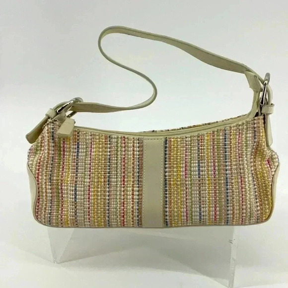 CLEO SMALL BAGUETTE SHOULDER BAG. - Picture 2 of 3
